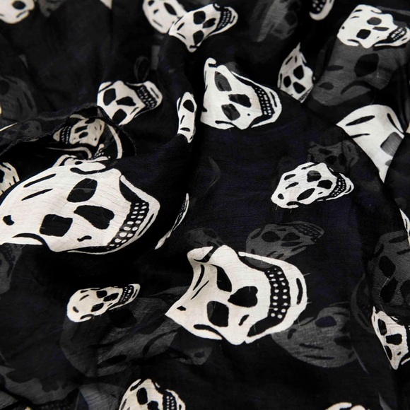 Alexander McQueen Black Silk Skull Scarf - Picture 6 of 7